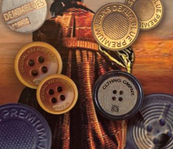 Bodo Jagdberg uses a diversity of metal looks such as old brass and vintage copper to adapt the buttons to the wintery fabrics Photo: Bodo Jagdberg