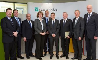 Vorstandes des Vereins:
Industrial Data Space e.V. , the Executive Board: (from the left to the right): Markus Vehlow, PwC; Dr. Ralf-Peter Simon, K...