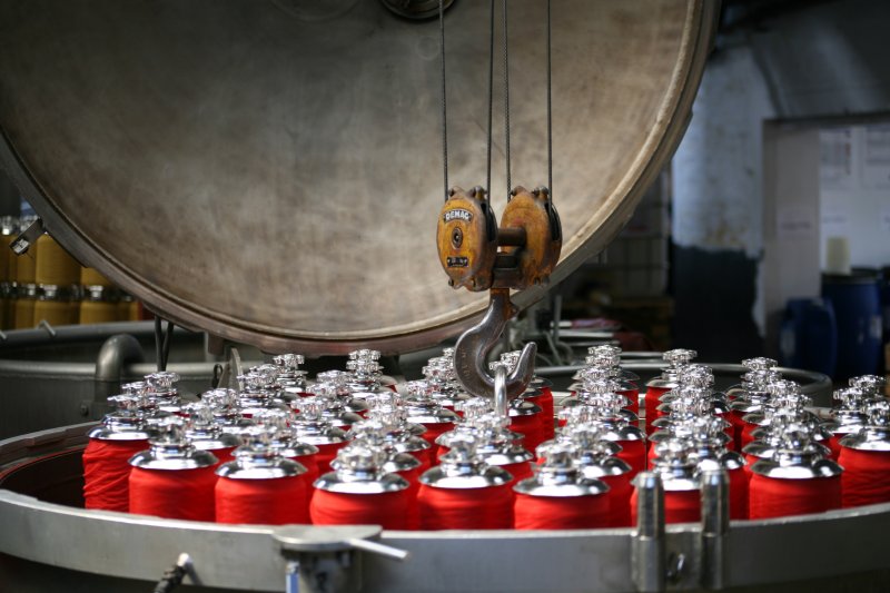 Dyeing and finishing of yarns textile network