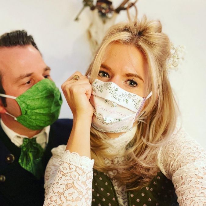 Corona Textilproduzenten Stellen Auf Mund Nasen Masken Um