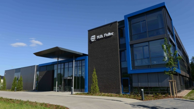 The Lüneburg Adhesive Academy is available not only for research and development but also as a training and testing centre for customers Photo: H....