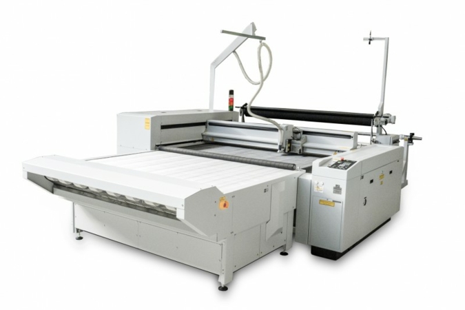 L-1200 Conveyor, perfectly suitable for automatic textile cutting directly from the roll
Photo: eurolaser