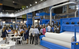 Blick auf den Dilo Stand – ITMA Barcelona 2011 Photo: Dilo Group