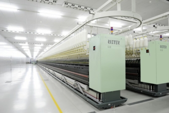 Strukturelle Massnahmen in der Produktion am Standort Winterthur. Im Bild Ring-Spinnmaschine (Photo: Rieter)