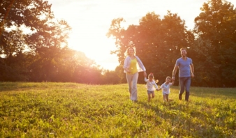 CHT-Familie-Kleidung-Natur.jpg