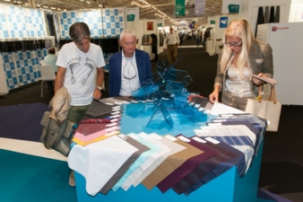 Bei der Recherche für die neue Saison liefert die Messe Frankfurt rund um den Globus den Designern wie Einkäufern zahlreiche Anregungen. Im Bild:...