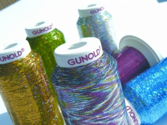The glistening foil yarn 'Glitter', by Gunold