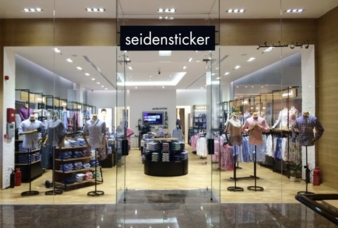 In moderner Atmosphäre präsentiert sich die Traditionsmarke in einer der beliebtesten Einkaufs-Malls von Dubai