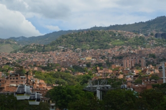 Cable Metro links the slums with Medellins inner city Photo: Hannah Werner