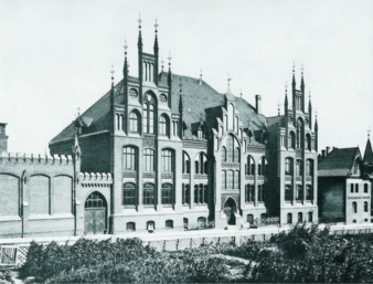 Historical view of the main building for the faculty of textile and clothing technology (textile education since 1901), Mönchengladbach Photo: IFKT